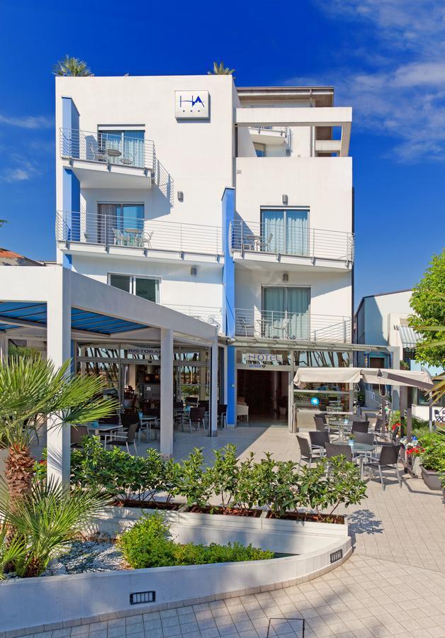 Hotel Antares Alba Adriatica Dış mekan fotoğraf