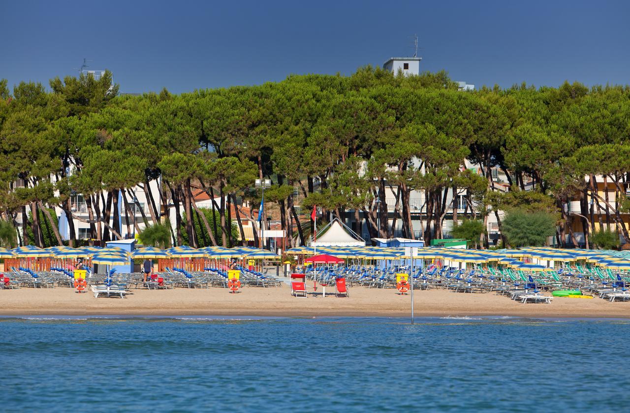 Hotel Antares Alba Adriatica Dış mekan fotoğraf